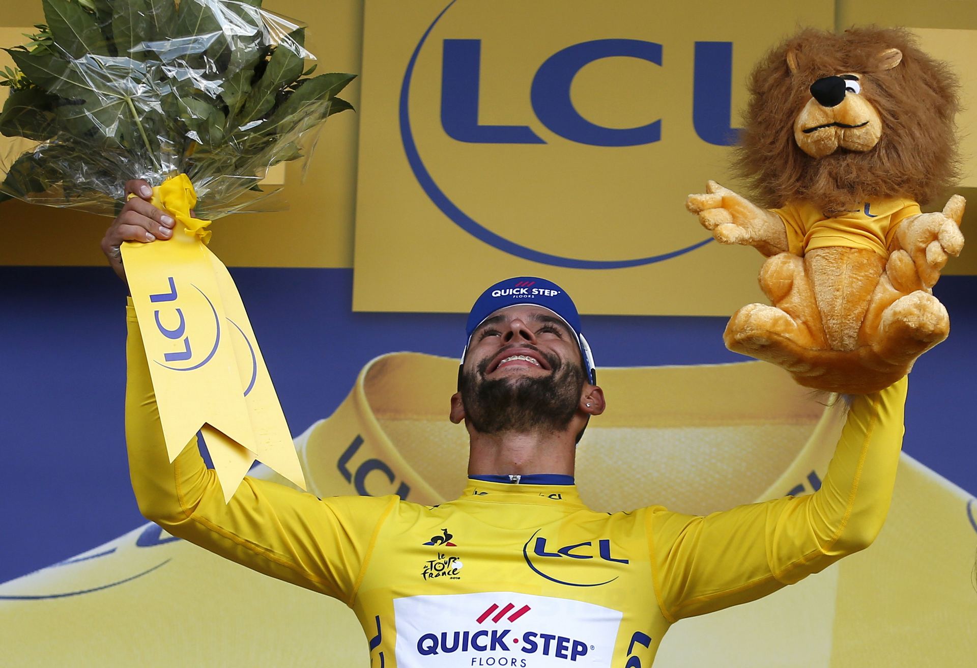 El colombianoFernando Gaviria se coronó ayer líder de la primera etapa del Tour de Francia.