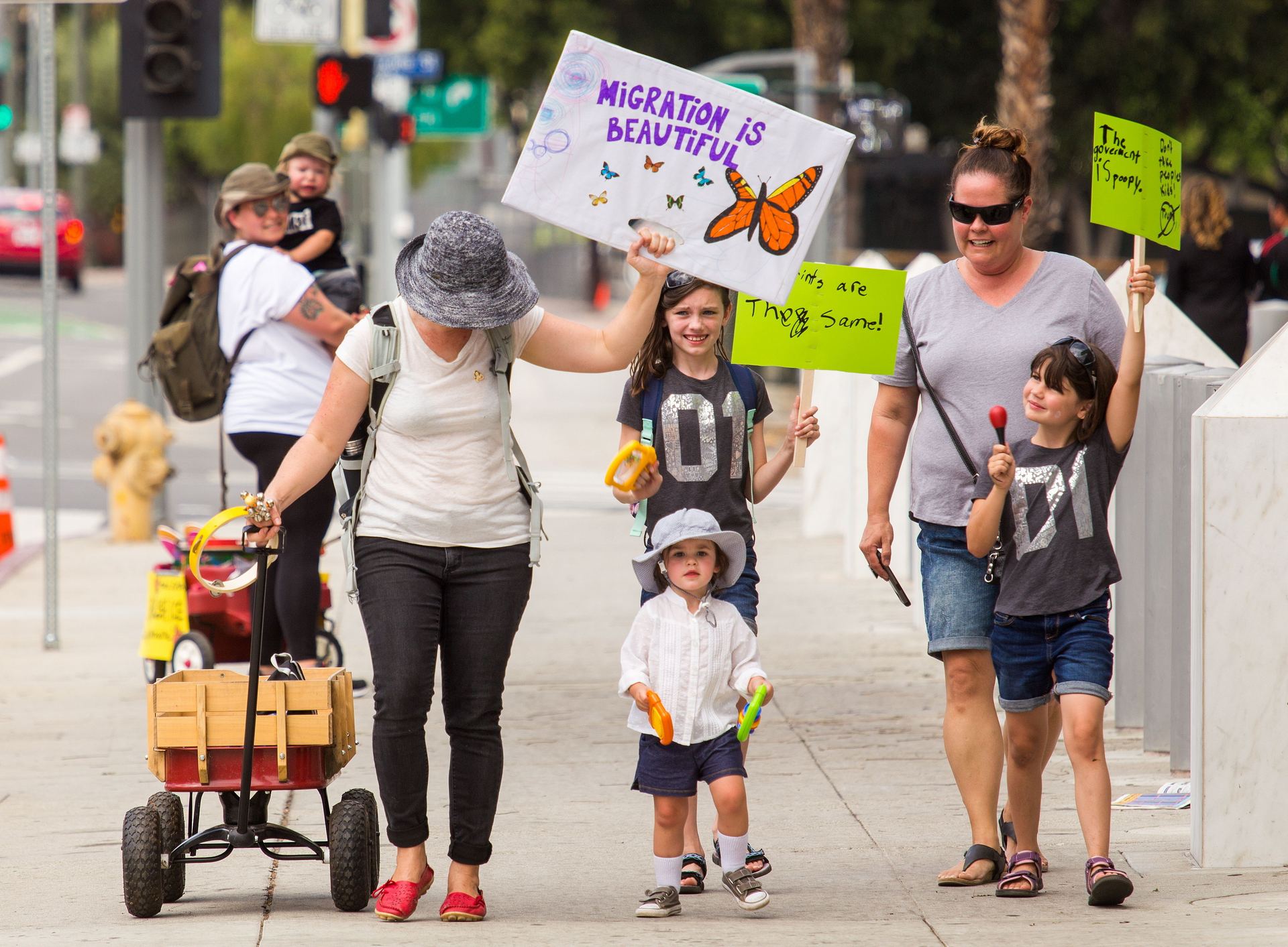 Imagen de archivo de un desfile de niños contra la separación familiar de inmigrantes en Los Ángeles (EE.UU.).