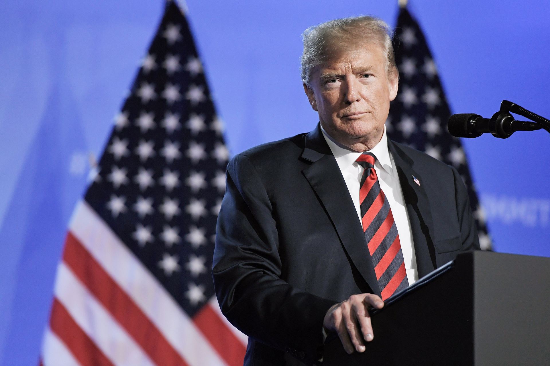 Donald J. Trump, pronuncia un discurso durante la segunda jornada de la cumbre de jefes de estado de la OTAN.