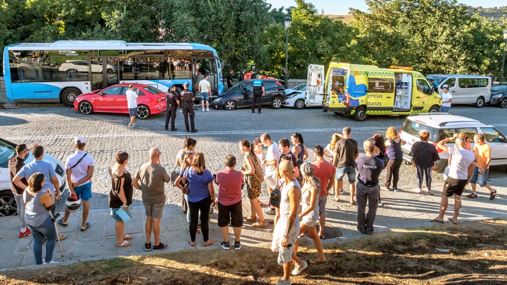 04-1kama_Via-Roma-Suceso-Accidente-Atropello-Autobus-Urbano_KAM6807