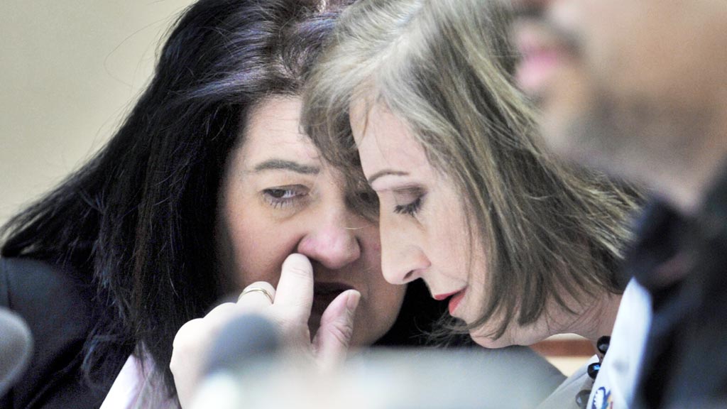 07-1kama_Ayuntamiento-Pleno-Maria-Jose-Orejana-Miriam-Sanz_KAM1065