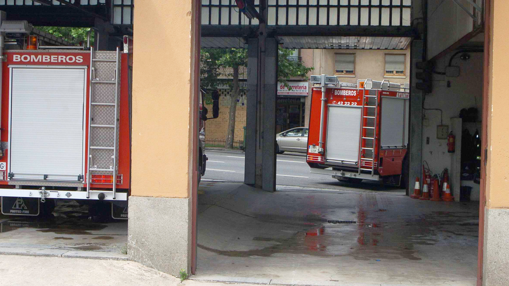 13_1-bomberos-kamarero