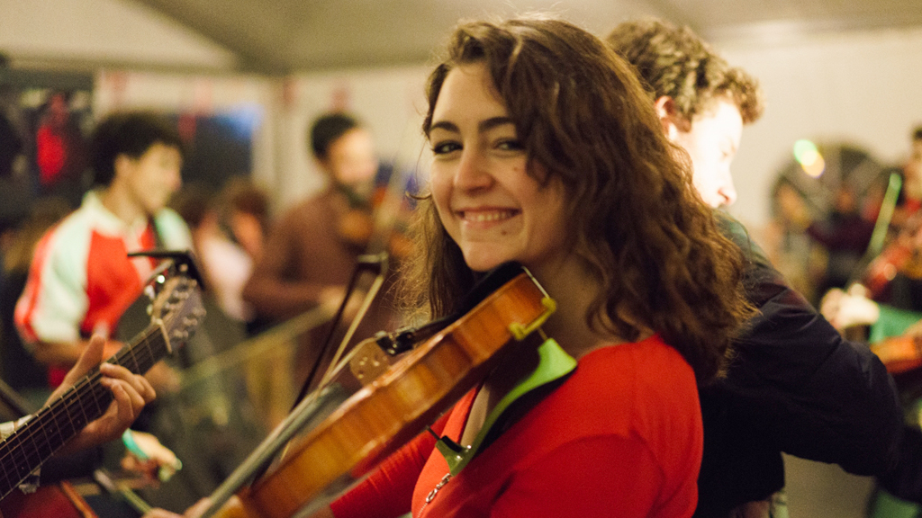 La co-directora artística del Festival, Paula Gómez, confía el nuevo festival de folk tenga continuidad en próximos años. / E.A.