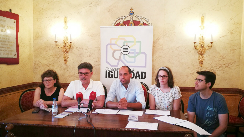 Un momento de la presentación del proyecto en el Ayuntamiento del Real Sitio. / el adelantado