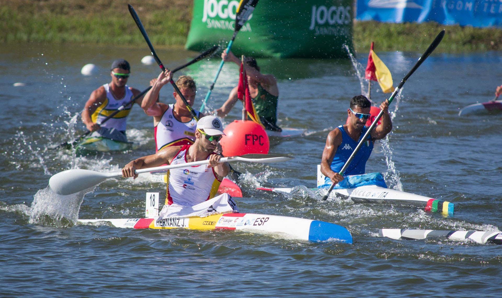 Javier Hernanz, durante la disputa de la final de K1 5.000 del Mundial.