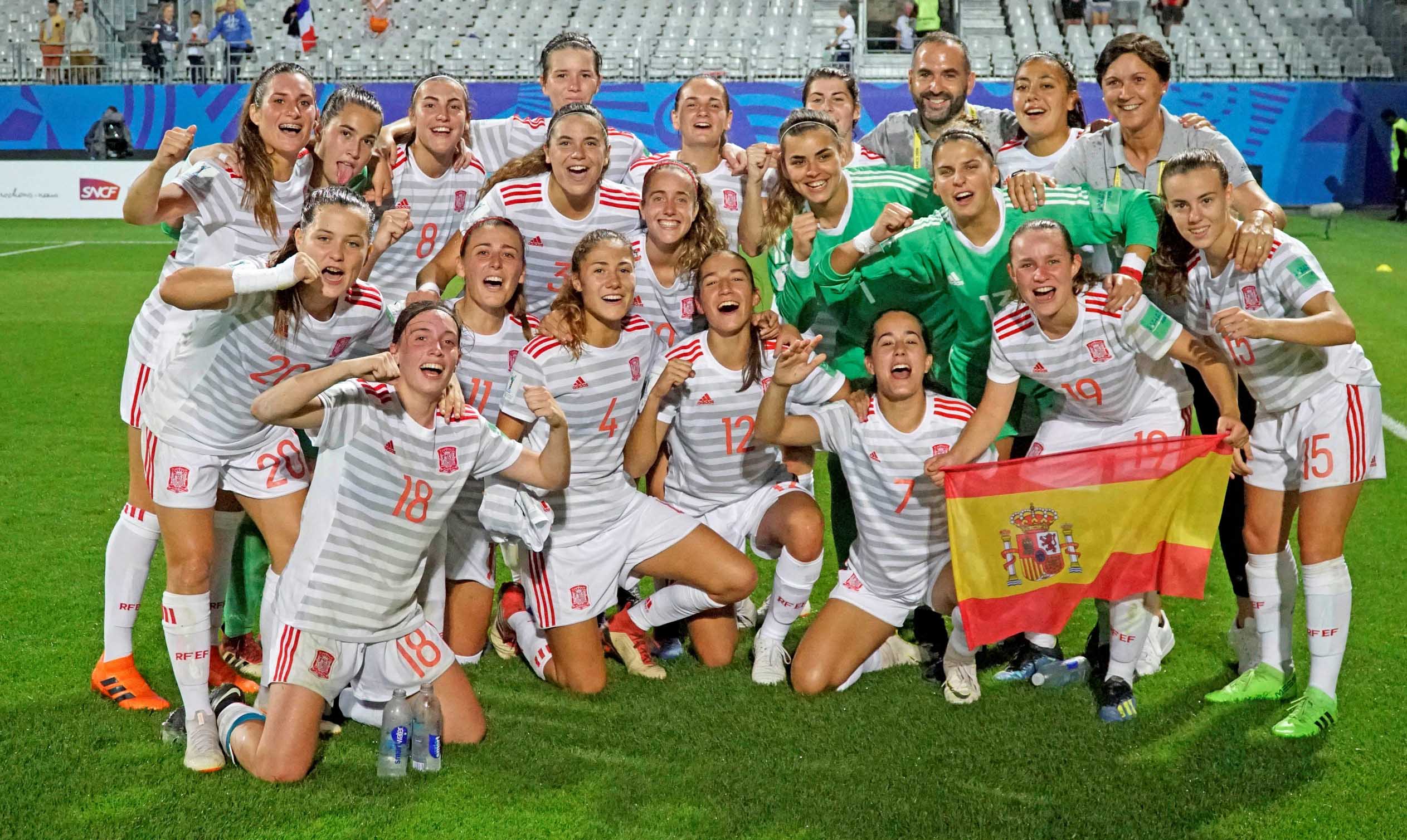 Las jugadores de la Selección Española sub-20 celebran su triunfo ante Francia para clasificarse a la final del Mundial.