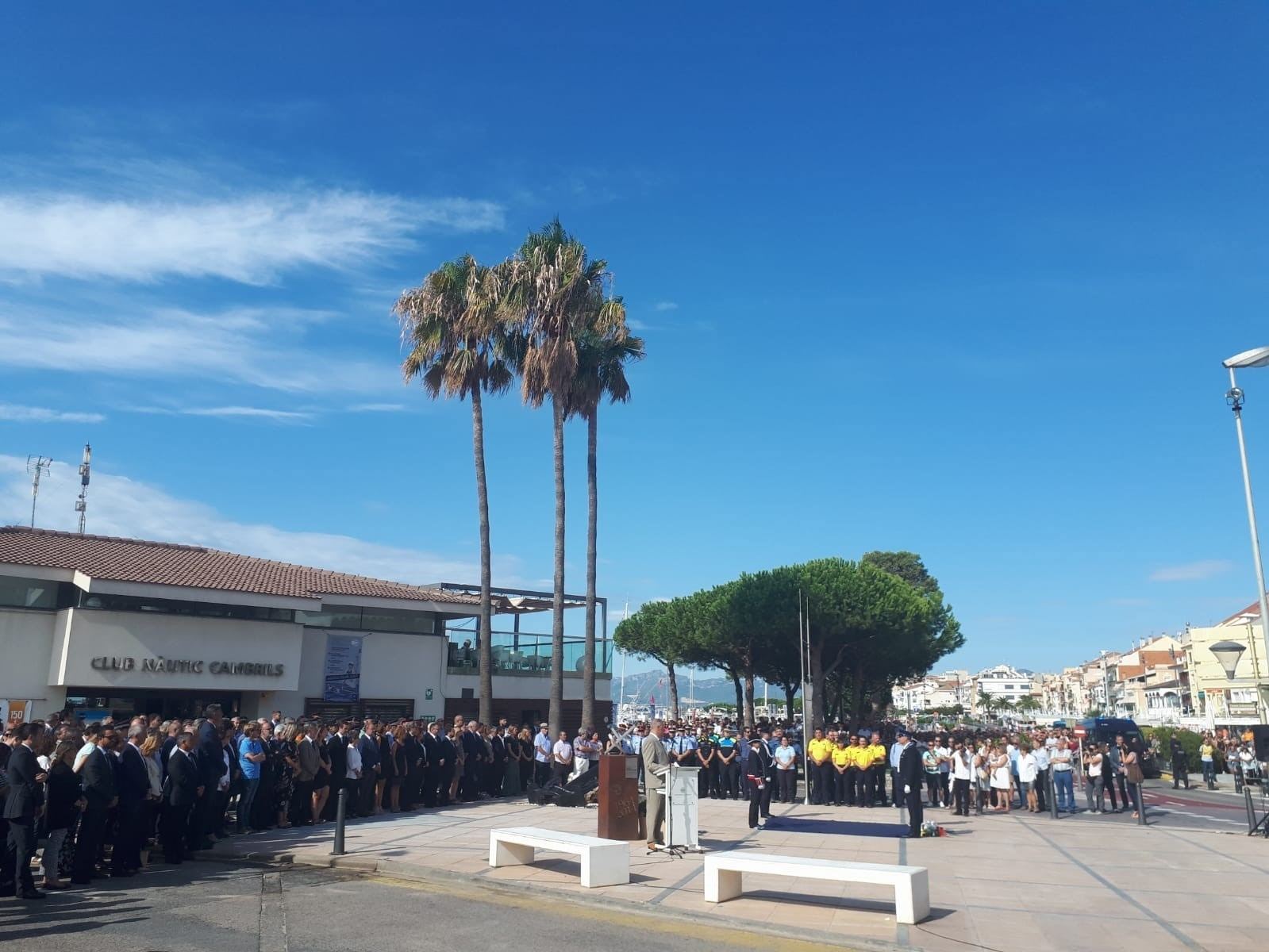 Imagen del homenaje de ayer a las víctimas del 17A en Cambrils (Tarragona).