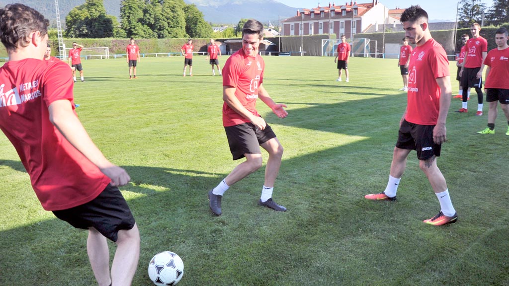 d1-1kama_Futbol-La-Granja-Primer-Entrenamiento_KAM1150