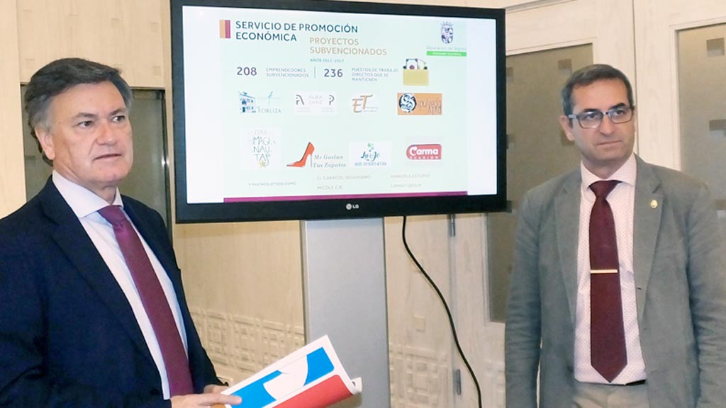 Francisco Vázquez (i) y Jaime Pérez presentaron las ayudas.
