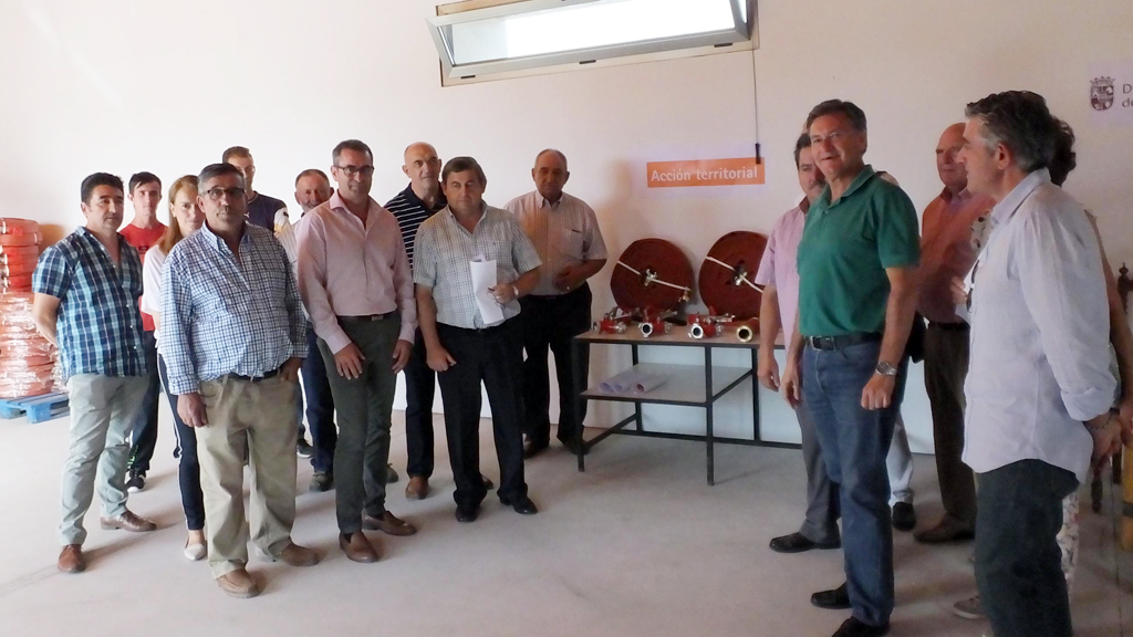 La Diputación entrega material contra incendios a 30 municipios 1 12_1-diputacion