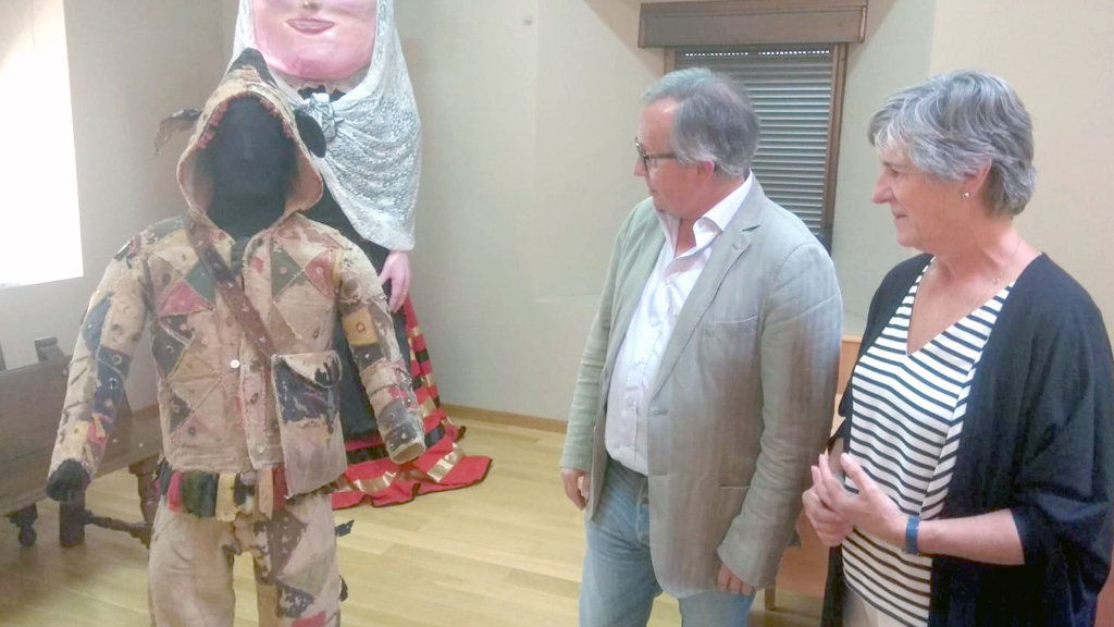 Finalizan los trabajos de restauración del traje del Zarragón de Prádena 1 12_1-pradena