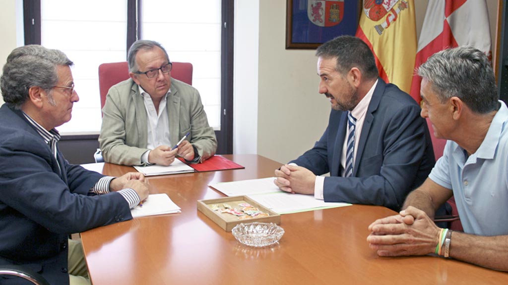 14-1-Lopez-Escobar-y-alcalde-de-Aguilafuente