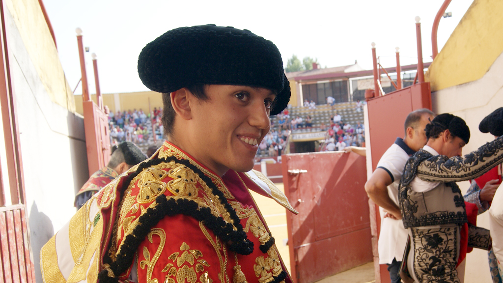 Rubén Sanz y El Adoureño, en hombros en Mozoncillo 1 El triunfador en Sepúlveda, ‘El Adoureño’. / A.M.