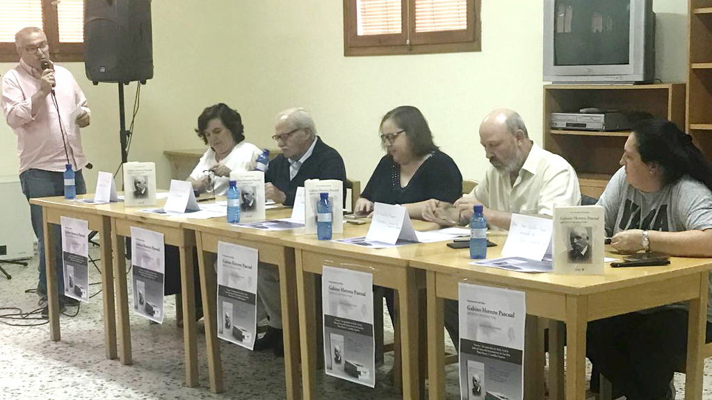 Un momento de la presentación del libro en el Ayuntamiento. / el adelantado