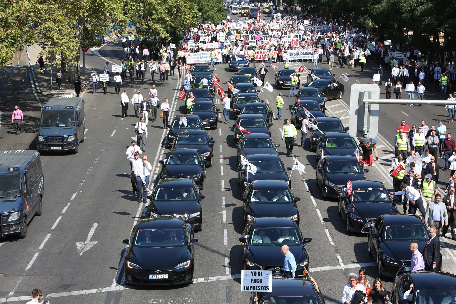 Conductores VTC protestaron el jueves en el Paseo de la Castellana de Madrid contra el real Decreto-ley. / Europa press