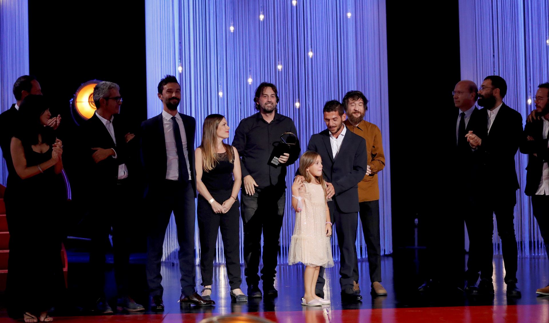 El equipo de la película de ‘Entre dos aguas’ se muestra feliz tras recibir la Concha de Oro en la jornada de clausura del 66 Festival de San Sebastián.