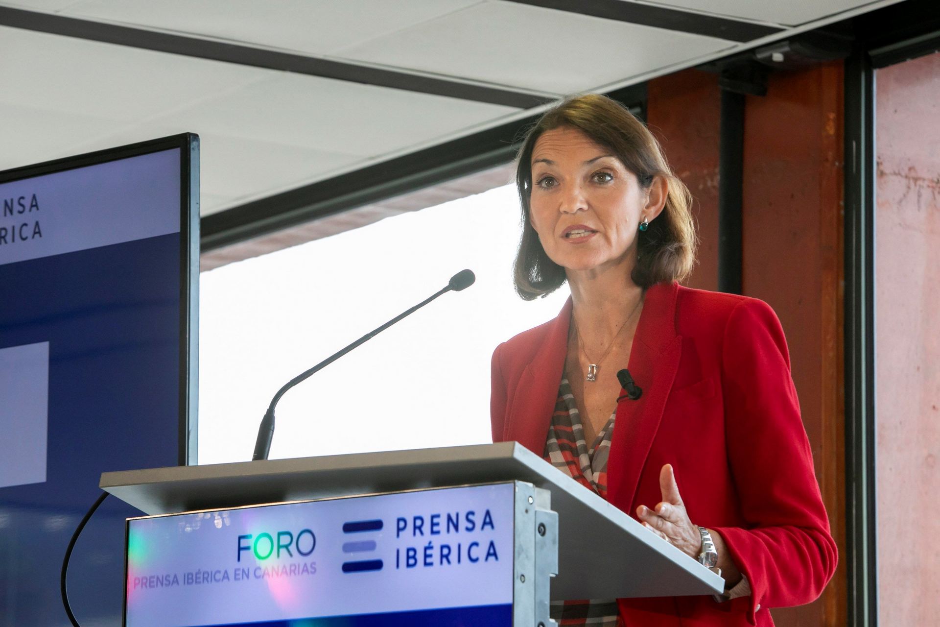 La ministra de Industria, Comercio y Turismo, Reyes Maroto, imparte una conferencia en Canarias