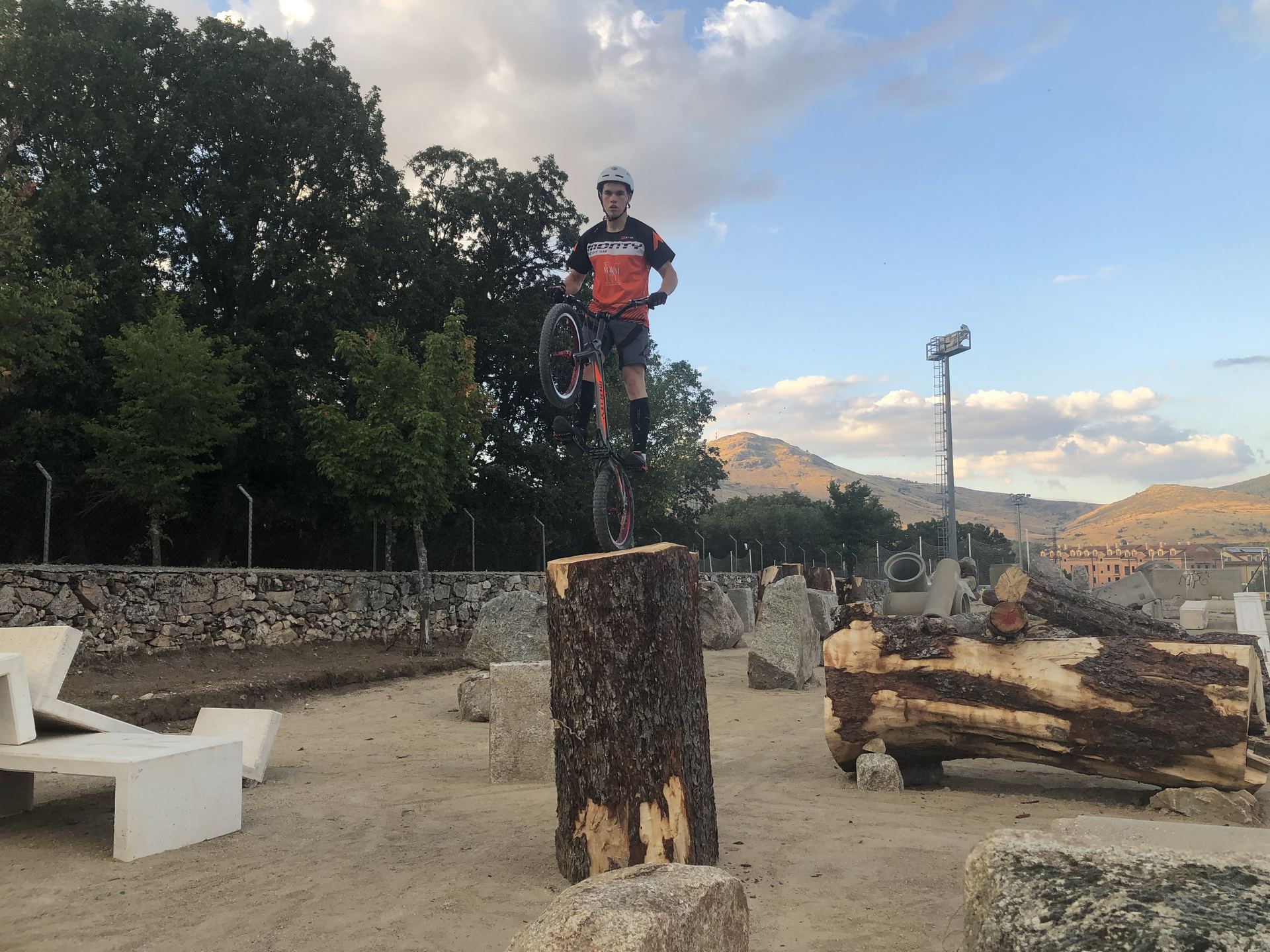 Antonio Fraile practicando en el nuevo circuito, que espera poder terminar antes de que finalice el año.