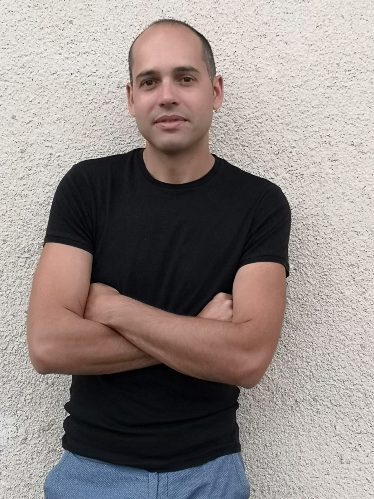 El grupo socialista pedirá abrir la Puerta de Alfonso XII hacia el pueblo.Alonso