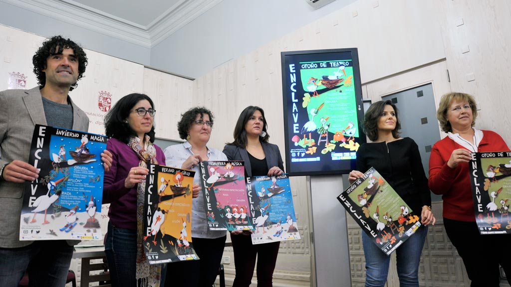 Los organizadores del nuevo programa, durante la presentación en la Diputación Provincial. / kamarero