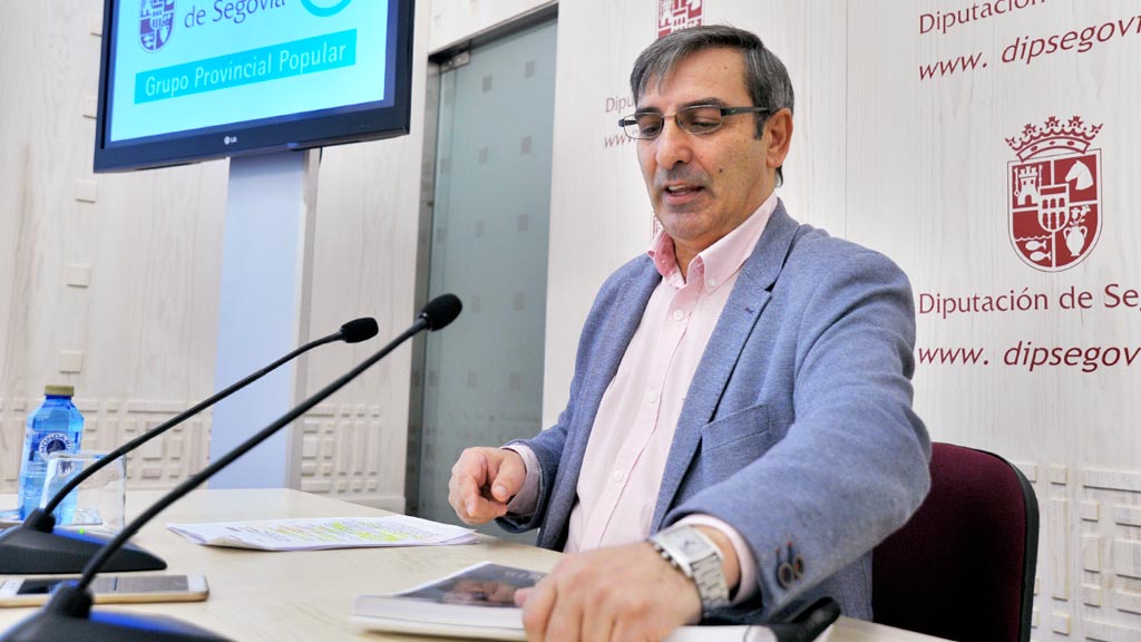 El portavoz del PP, José Luis Sanz Merino, durante la presentación de las cuentas. / kamarero