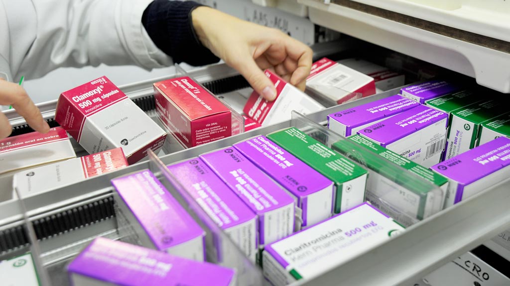 06-1kama_Farmacia-Antibioticos_KAM5955