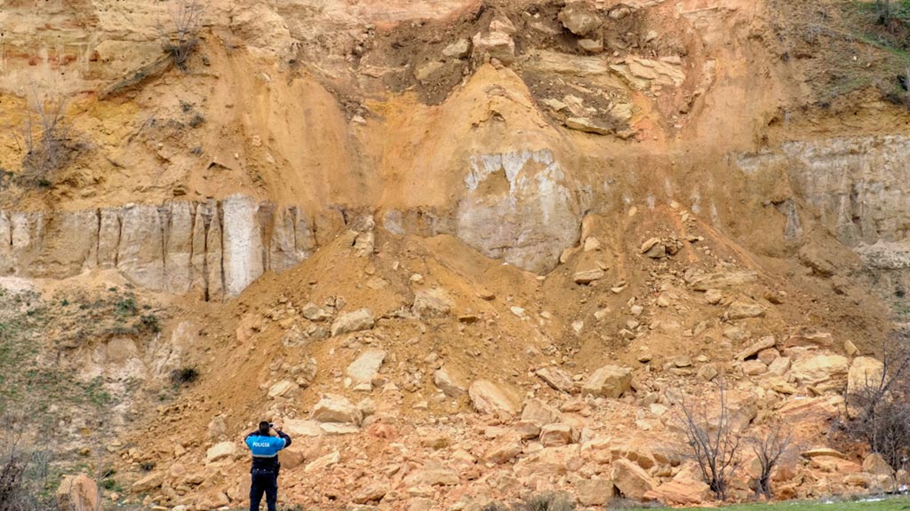 07-1kama_Desprendimiento-Las-Lastras-Colegio-Carlos-Lecea_KAM3628