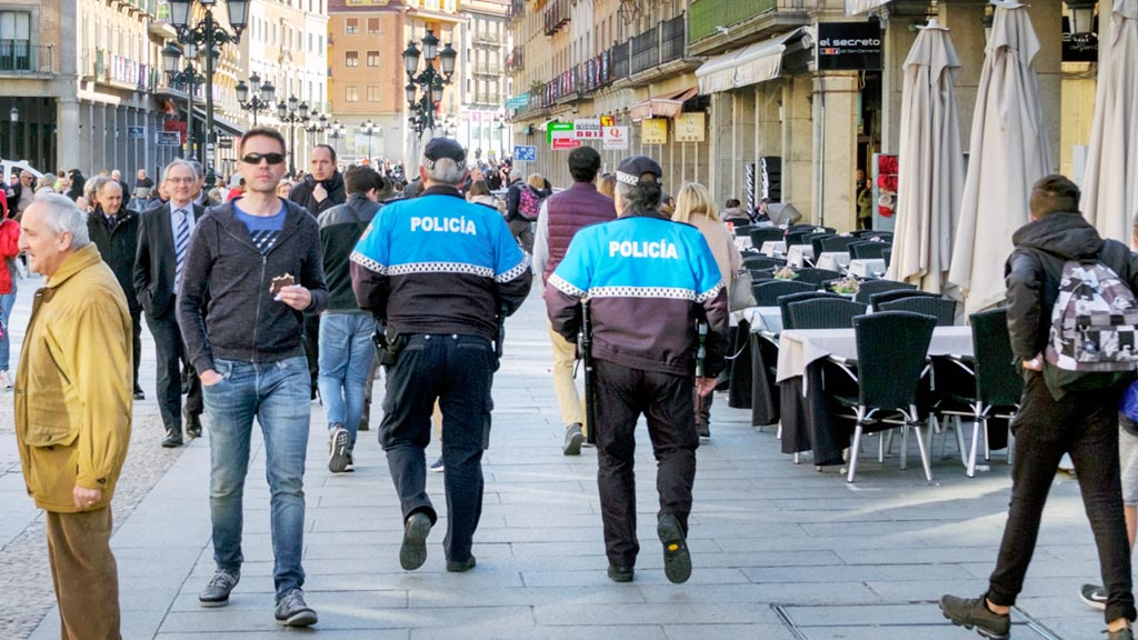 07-1kama_Policia-Local-Turistas_KAM4549