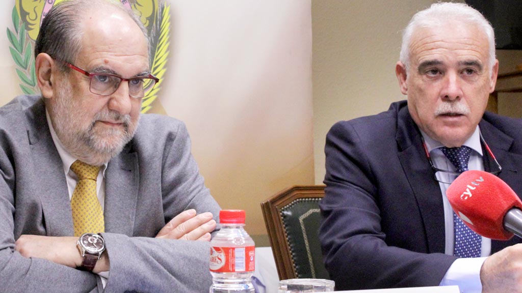 José Mariano Hernández, director de la Fundación Científica (i), con Enrique Guilabert, presidente de la misma.