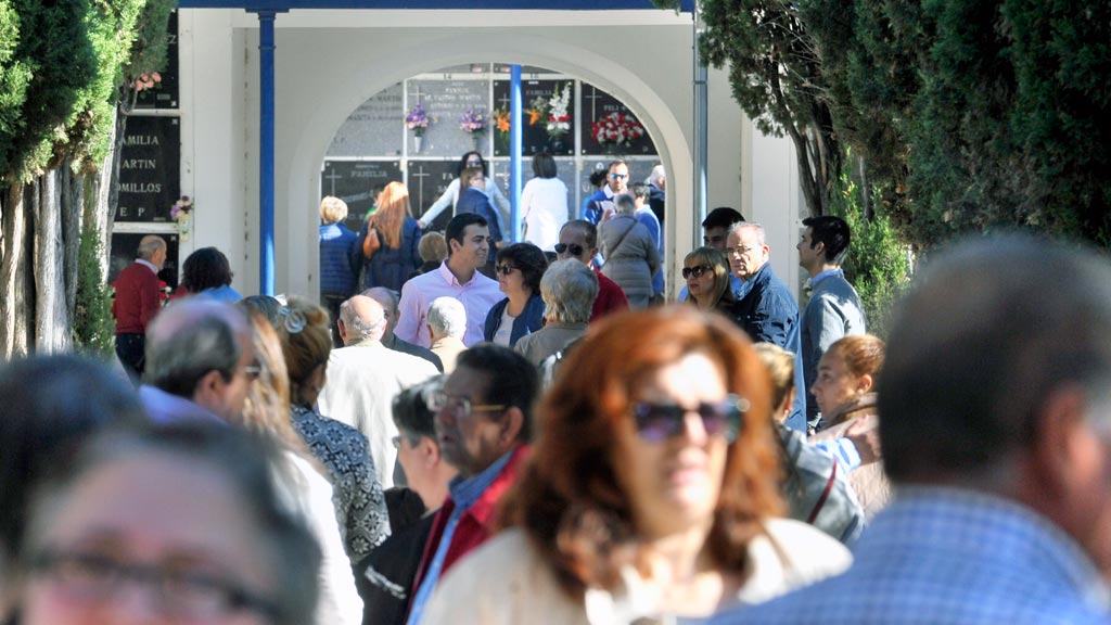 08-1kama_Dia-Santos-Cementerio-Segovia_KAM2394