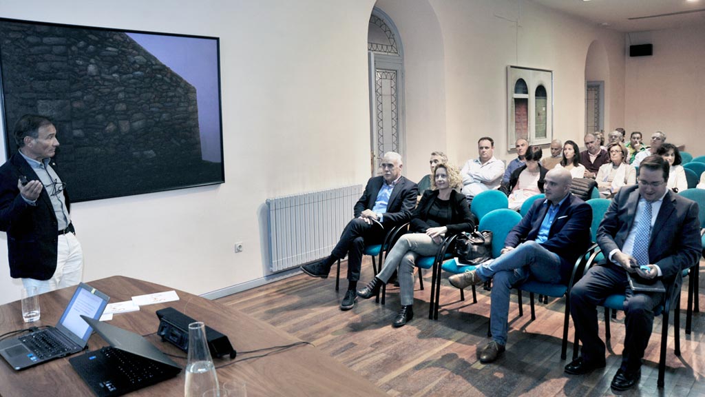 09-1kama_Colegio-Arquitectos-Josrnadas-Arquitectura-Salud_KAM7745