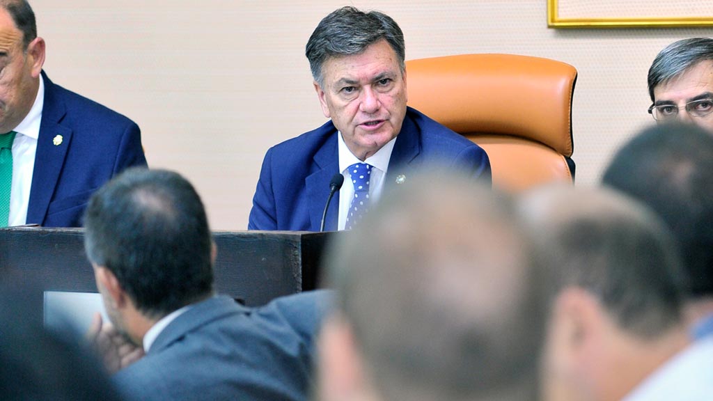 Francisco Vázquez, durante la lectura de la memoria de la Presidencia. / KAMARERO