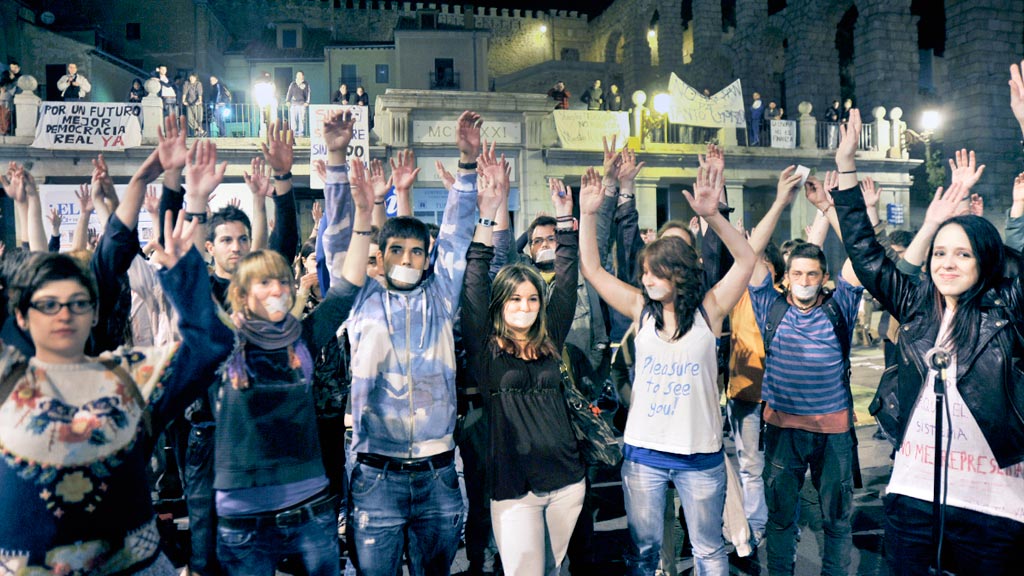 Estos colectivos quieren recuperar el espíritu del 15-M, que también se produjo en Seg0via. / kamarero