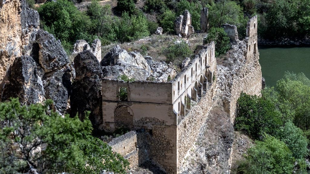 El Convento de la Hoz se ubica en plenas hoces del río Duratón. / kamarero