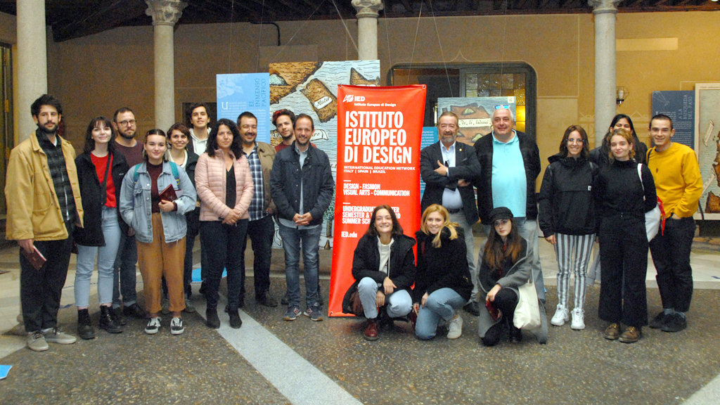 Recepción de los estudiantes en el Palacio de la Diputación Provincial.