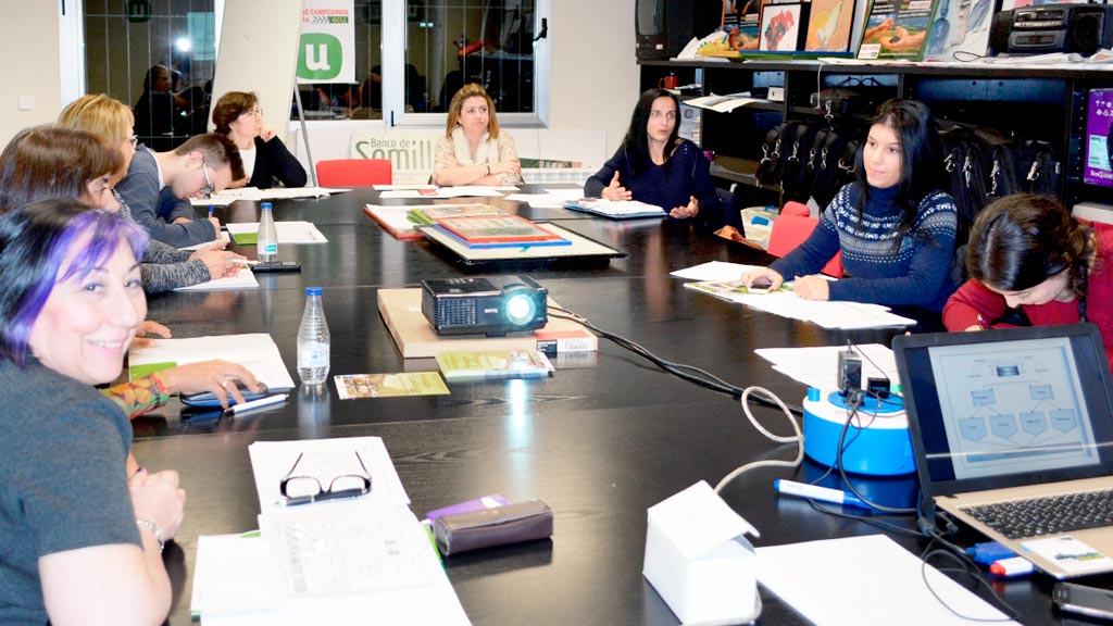 Participantes en un curso de Ismur. / el adelantado