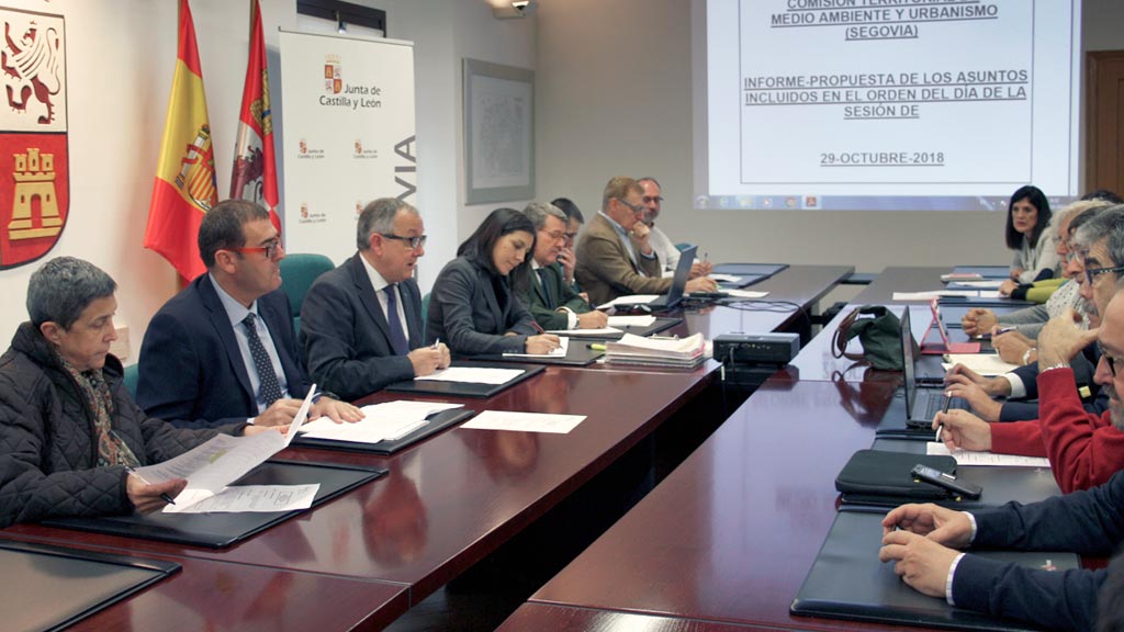 Un momento de la Comisión celebrada ayer en la Delegación Territorial. / el adelantado