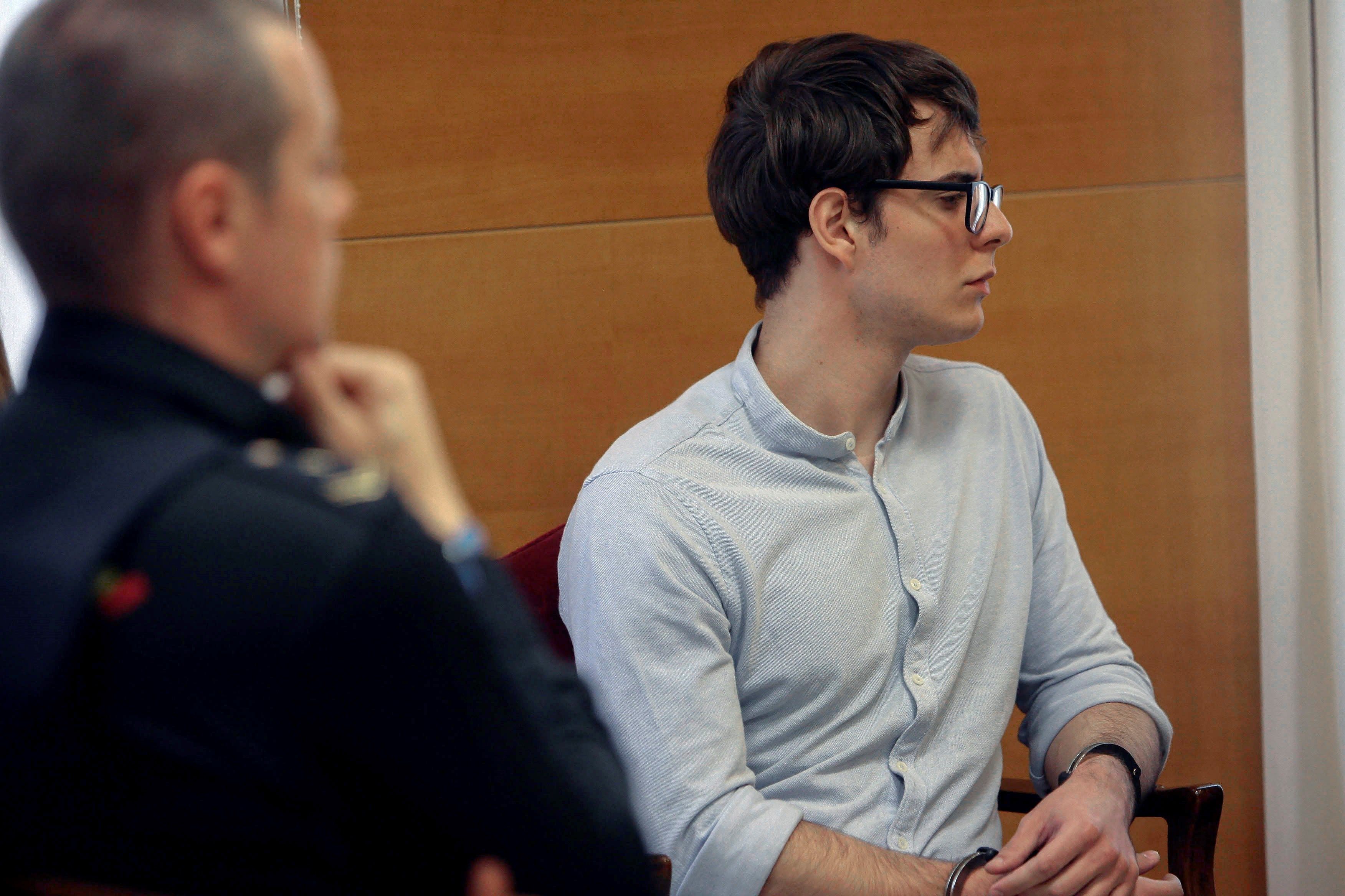 El autor confeso de la muerte de sus tíos en Pioz, Patrick Nogueira, durante la celebración del juicio.