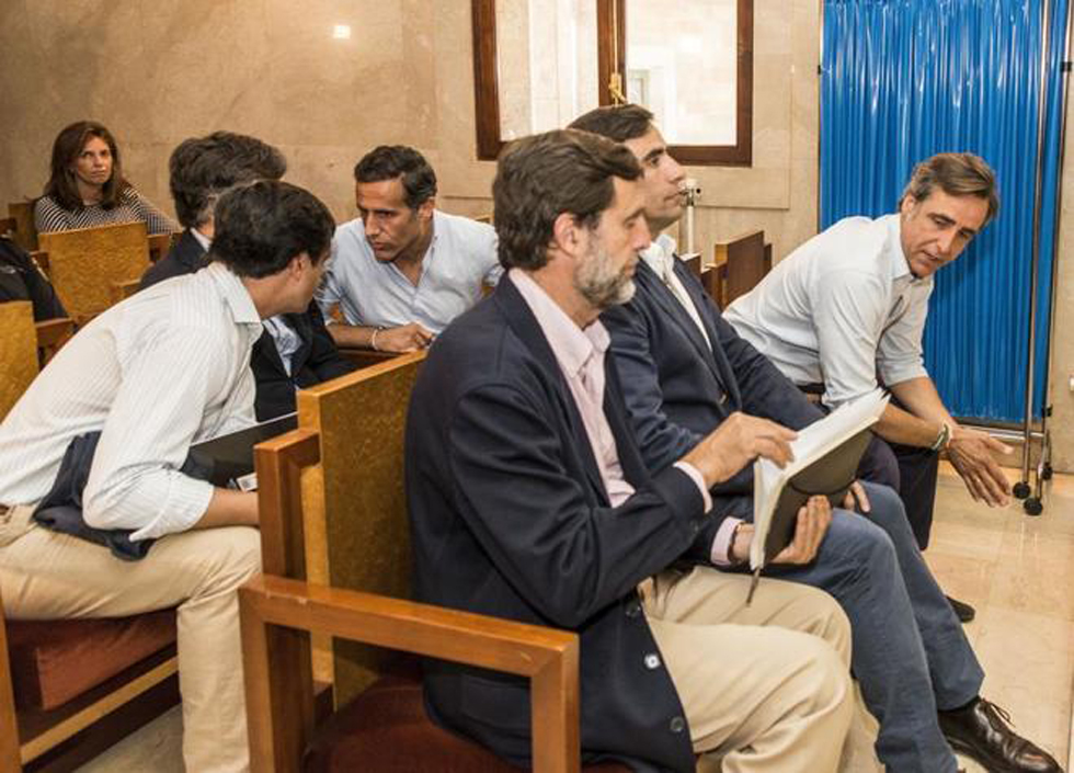 Los seis hermanos varones del clan Ruiz-Mateos Rivero durante una de las sesiones del juicio.