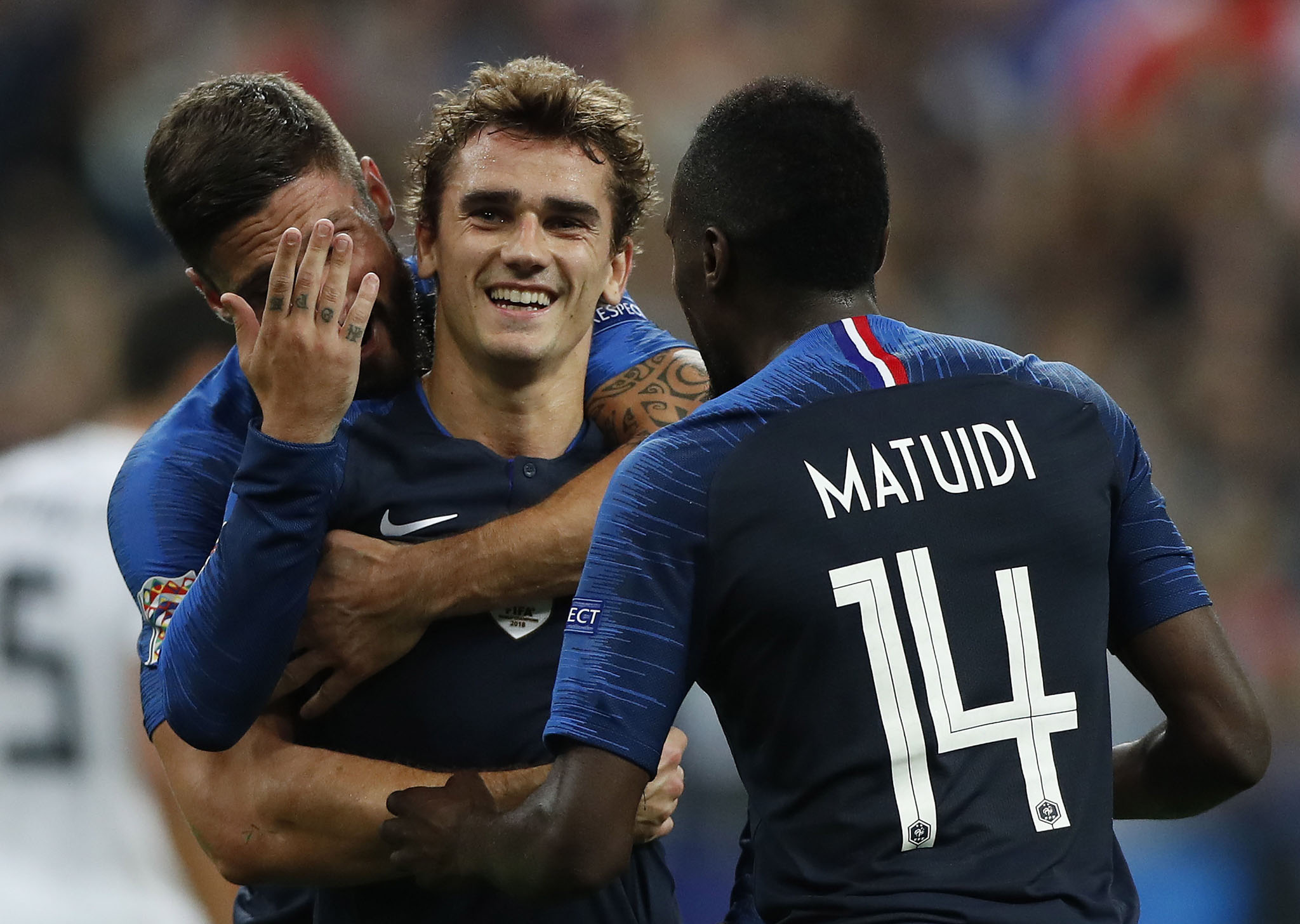 Griezmann celebra uno de sus dos goles, que dieron la victoria a Francia frente a una Alemania que sigue sin conocer la victoria en la Liga de Naciones.