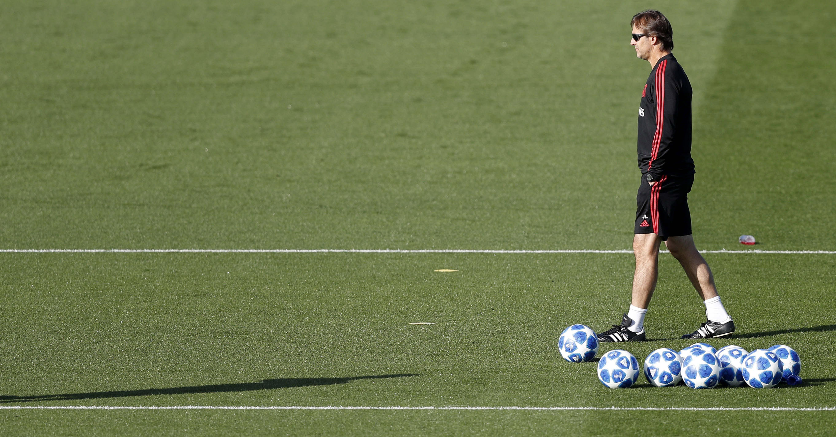 Julen Lopetegui, muy cuestionado ante la mala racha que vive el Real Madrid, afronta una semana clave para su futuro con el partido ante el Viktoria Plzen y la visita al Camp Nou del domingo.