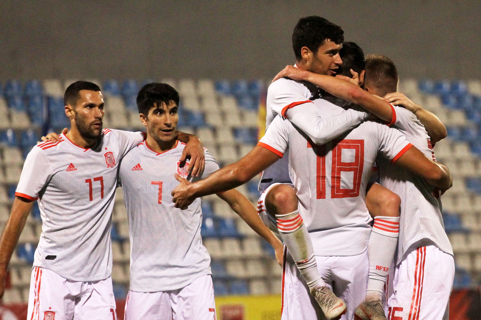 La Rojita luce fuerza de camino al Europeo 1 La Selección Española Sub-21 ha reafirmado sus opciones tras las últimas victorias ante Albania e Islandia.