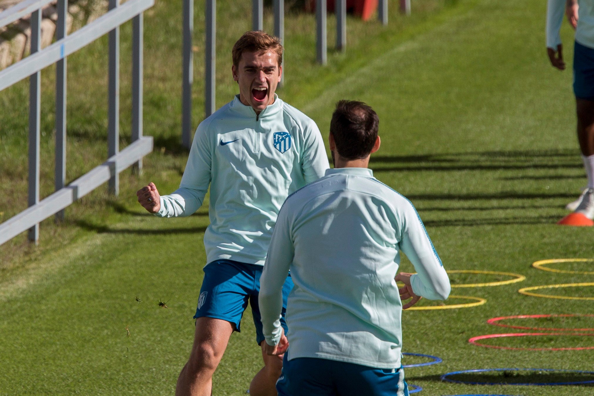 Griezmann, que espera mejorar ante el Brujas su bagaje goleador, reacciona durante el entrenamiento de ayer.