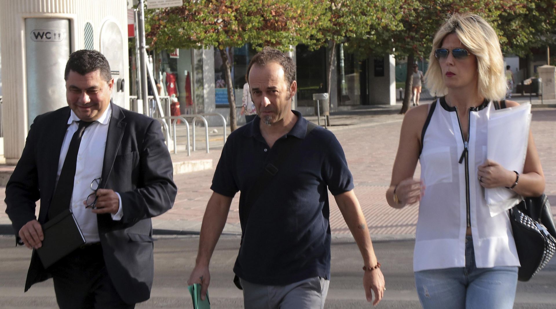 Francesco Arcuri solicita al Tribunal de Cagliari que disponga la entrega “inmediata” de los niños.