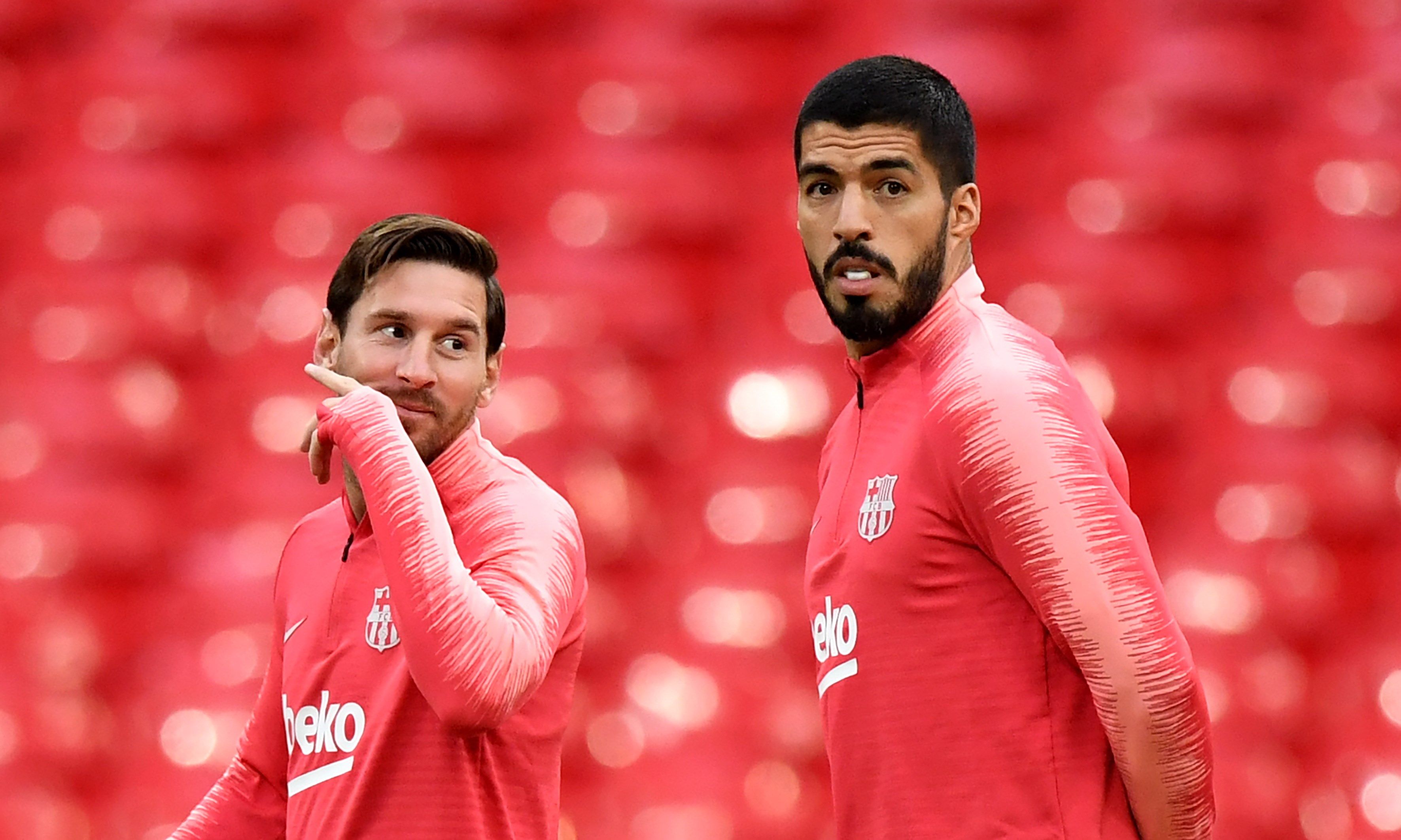 Messi y Luis Suárez, en el entrenamiento de ayer en Wembley.