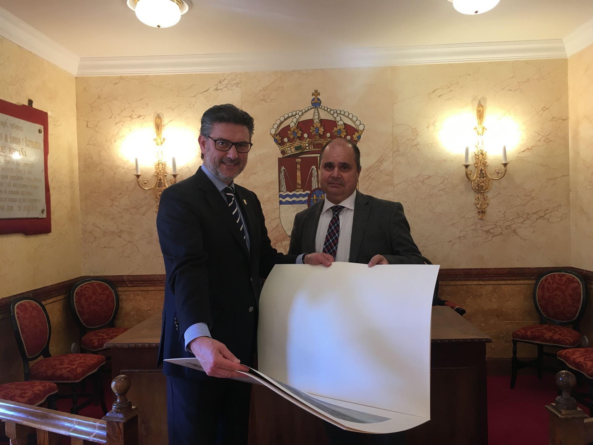 El alcalde del Real Sitio junto al director general de Transporte de la Junta.