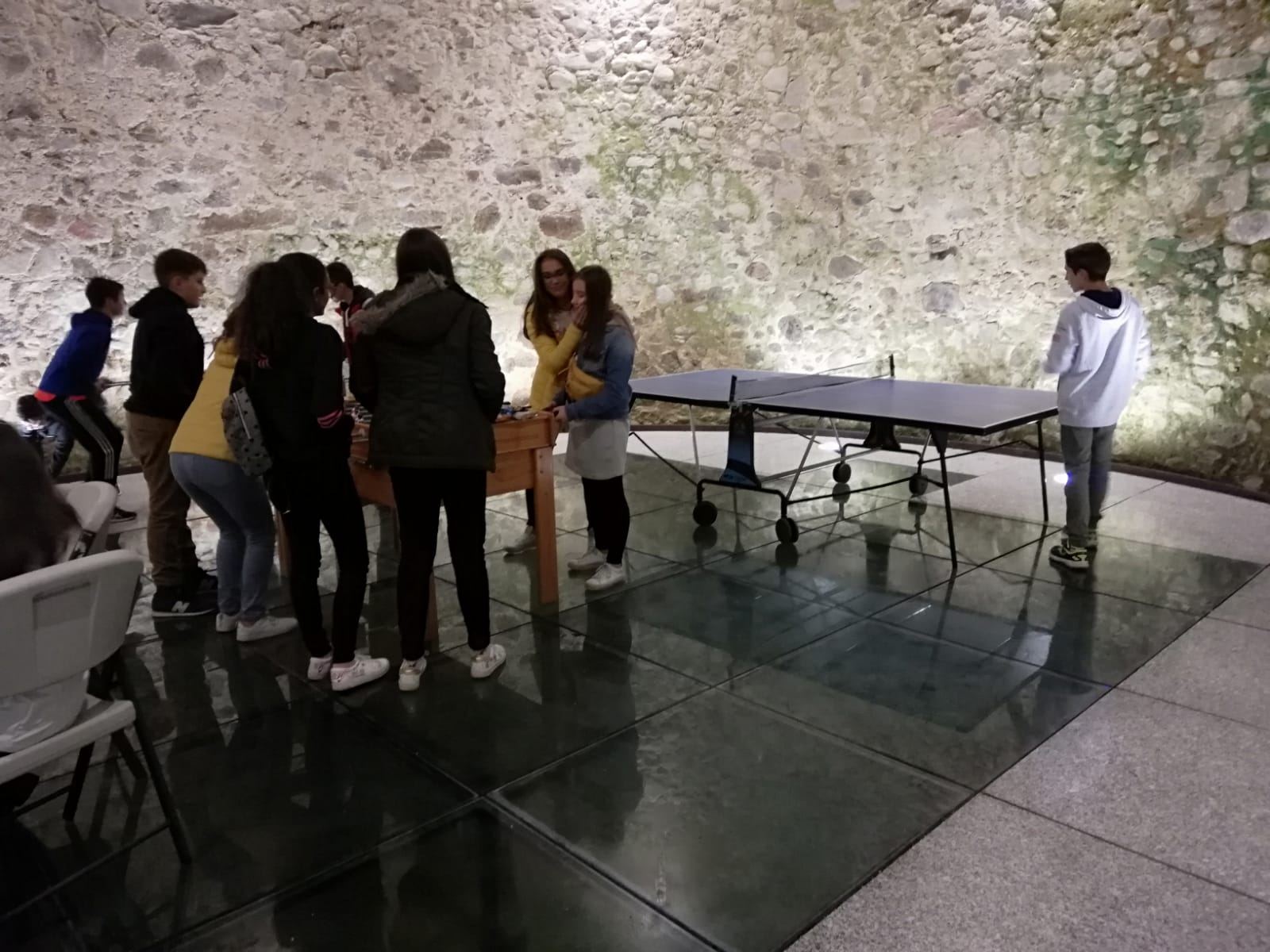 Varios jóvenes granjeños acudieron este fin de semana a disfrutar del ocio alternativo en ‘La Bola’.