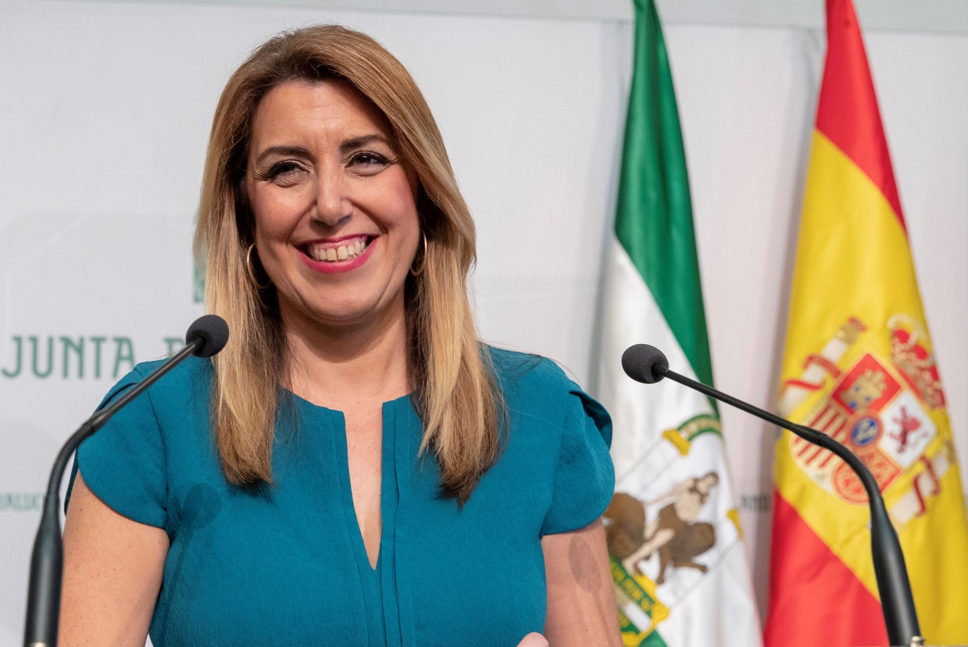 La presidenta de la Junta de Andalucía, Susana Díaz, durante la rueda de prensa ofrecida tras la firma del decreto de convocatoria de elecciones. / efe