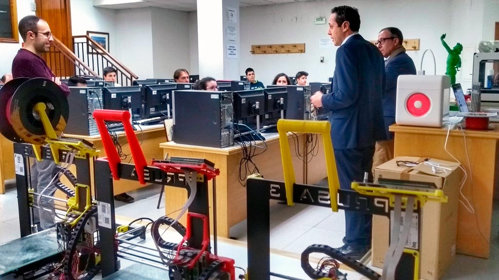 05-1-ayuntamiento-Taller-3D-y-concurso-Reto-Skyline