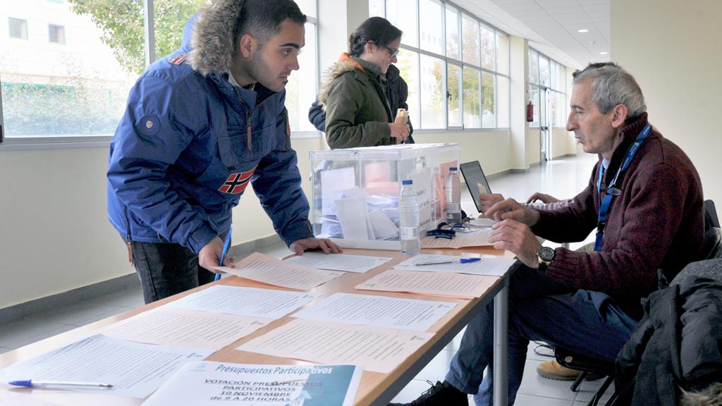 Podemos Segovia dice que los presupuestos participativos tapan vergüenzas 1 06-1kama_Presupuestos-Participativos-Votaciones_KAM4683